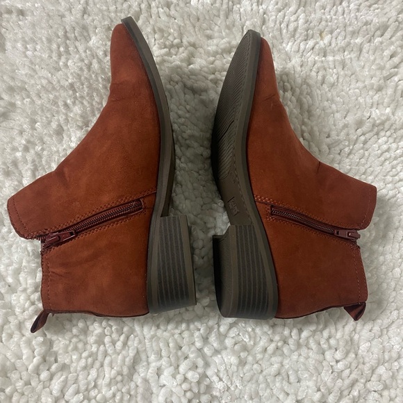 Brown Almond Toe Ankle Boots Booties with Side Zip, size 8 - Picture 5 of 11